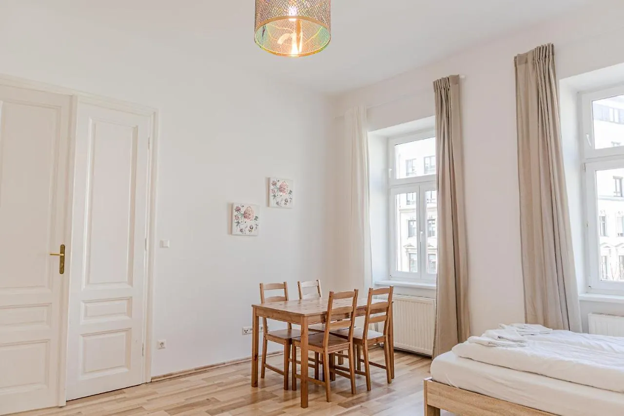 Special Vintage Viennese Apartment - 12Min F Downtown 0*, Vienna Austria