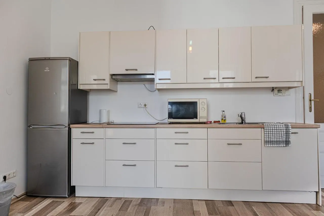 Special Vintage Viennese Apartment - 12Min F Downtown Austria