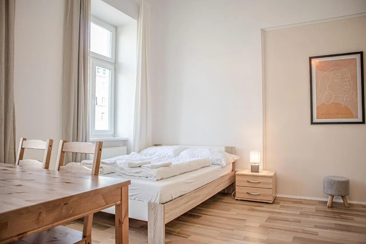 Special Vintage Viennese Apartment - 12Min F Downtown  Vienna